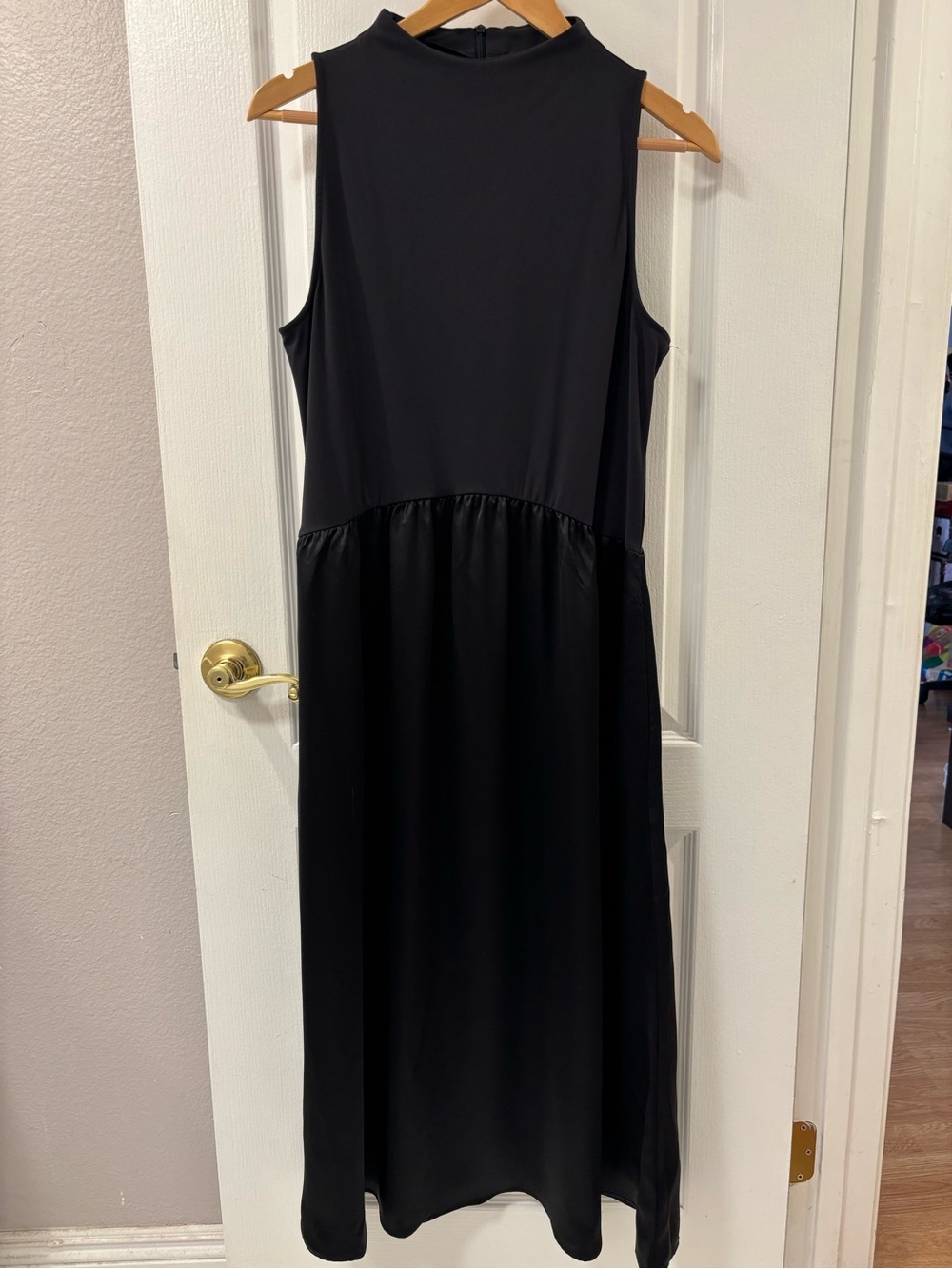 Steve Madden Black Sleeveless Stretch Jersey and Satin Maxi Dress with Pockets